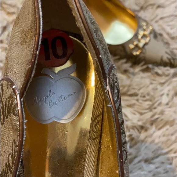 Gold Apple Bottoms Pumps - Picture 4 of 5